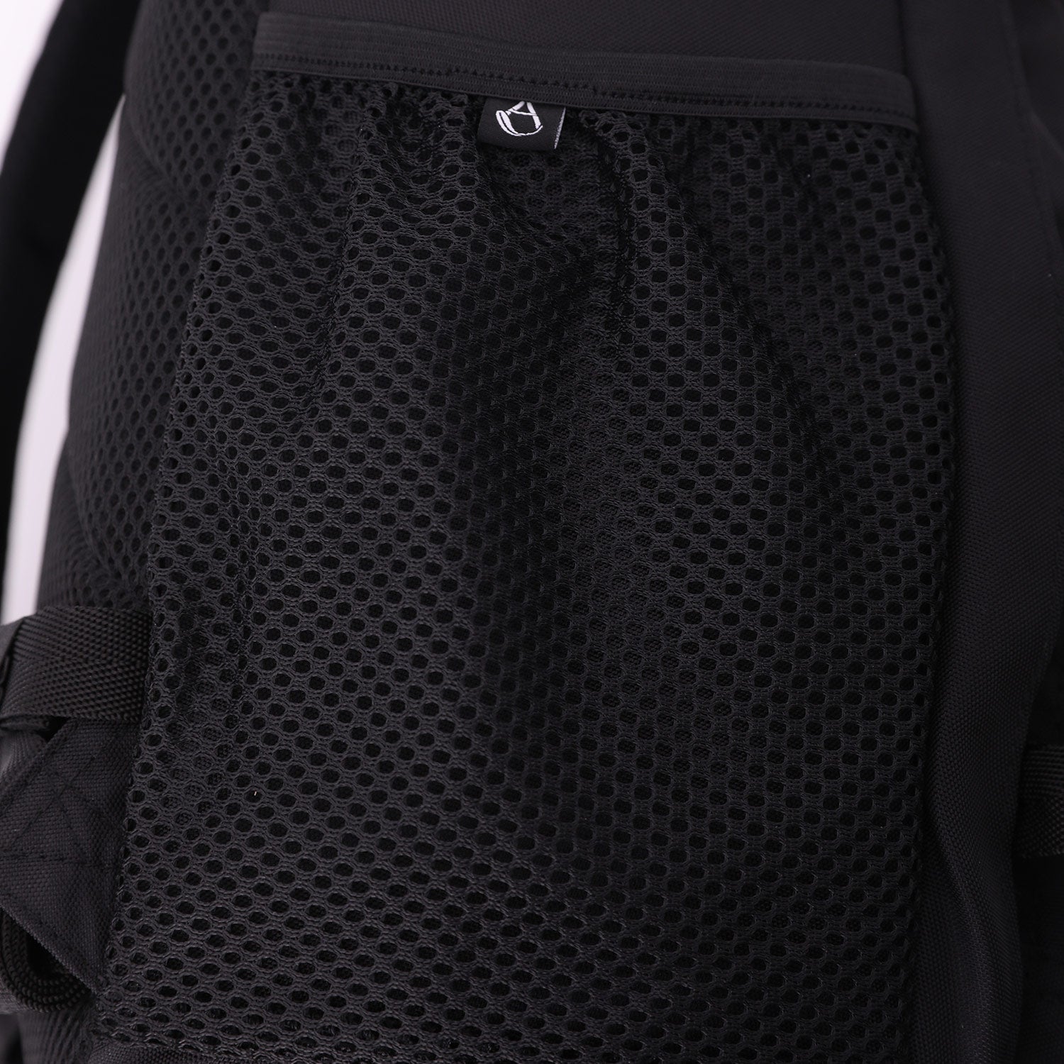 Aerolite 40x20x25 Ryanair Maximum Size Tactical Backpack Eco-Friendly Shower-Resistant Cabin Luggage Camping Hiking Trekking 20L Approved Travel Carry On Flight Rucksack with 10 Year Warranty - Aerolite UK